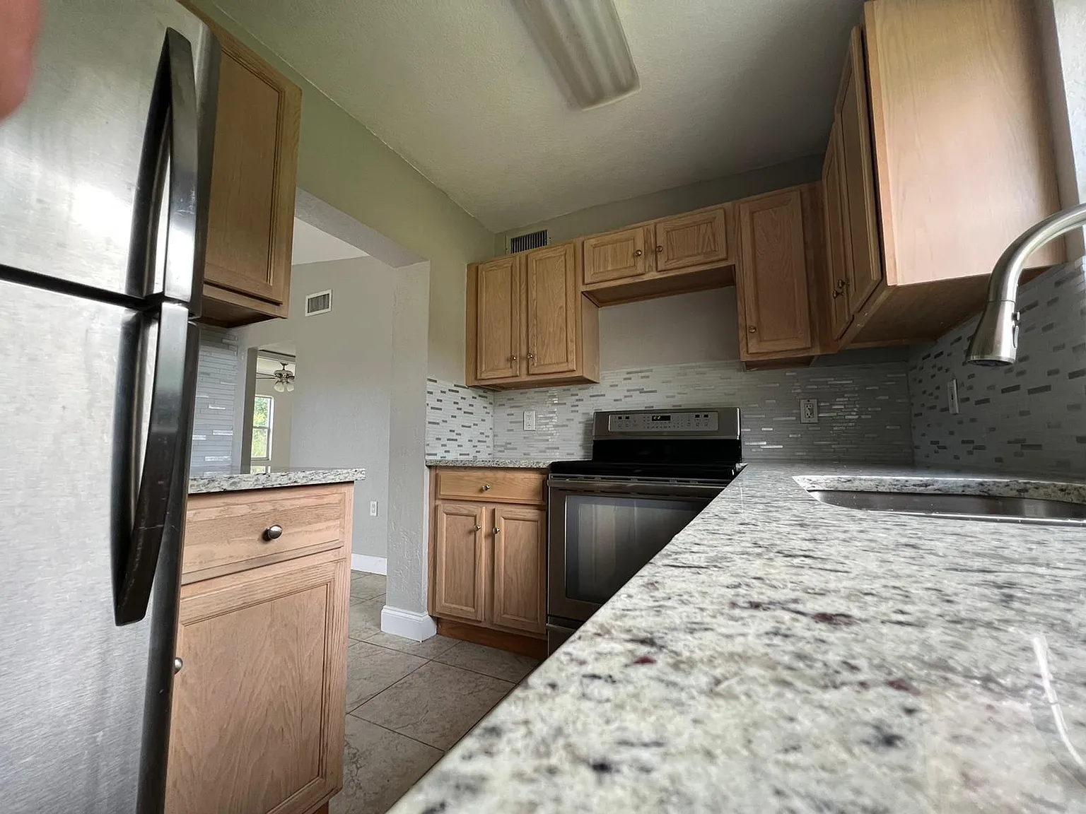 2 bed, 2.0 bath, 856 sqft, $2,500 — Photo 3