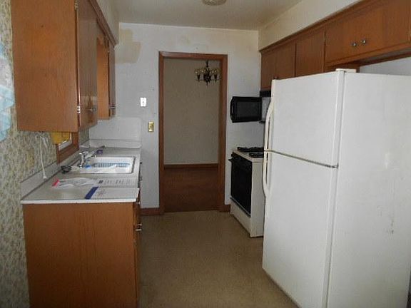 5th image of 1358 Hazelwood St
