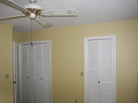 Mtr Bed Double Closets