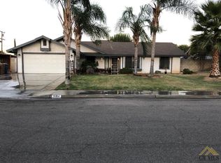 3104 Holbrook St, Bakersfield, CA 93312