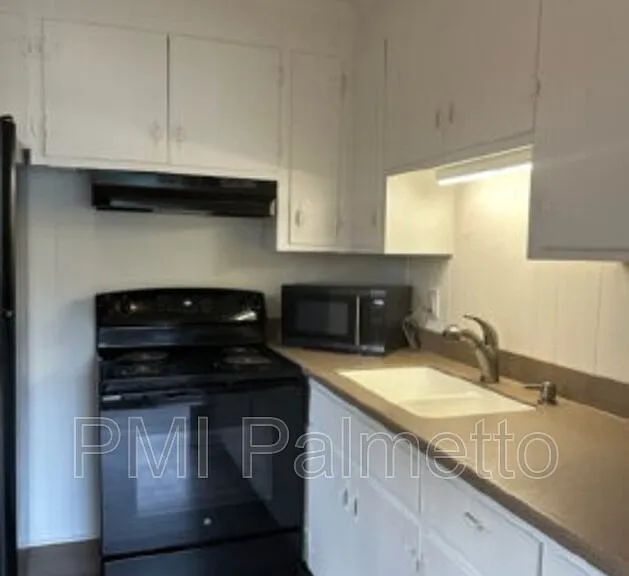 1216 Chevis St #B — Photo 5