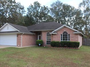 108 Whitehouse Oaks St, Lufkin, TX 75901
