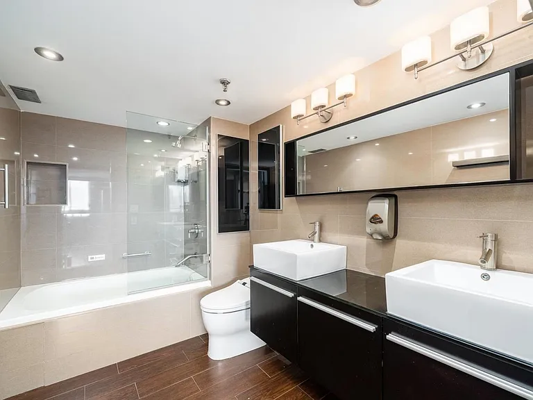 551 Observer Hwy #14D — Photo 35