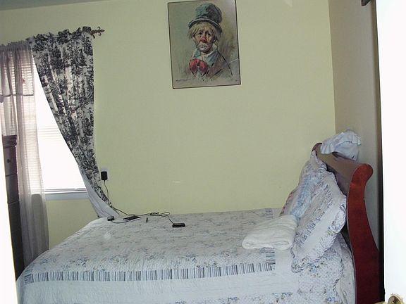 2nd image of 261 Linden Ave