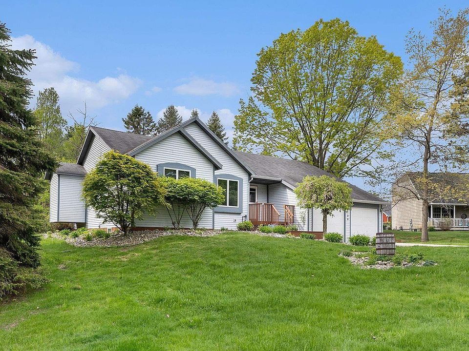 1st image of 8123 Silver Cove Dr
