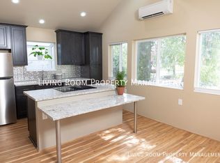 37 NE Morgan St UNIT B, Portland, OR 97211