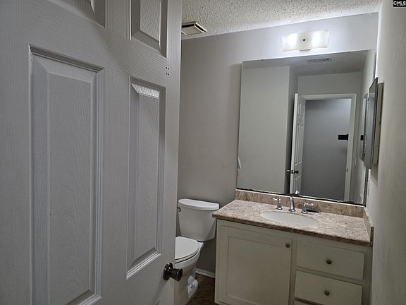 4th image of 207 Weddell St APT 4D
