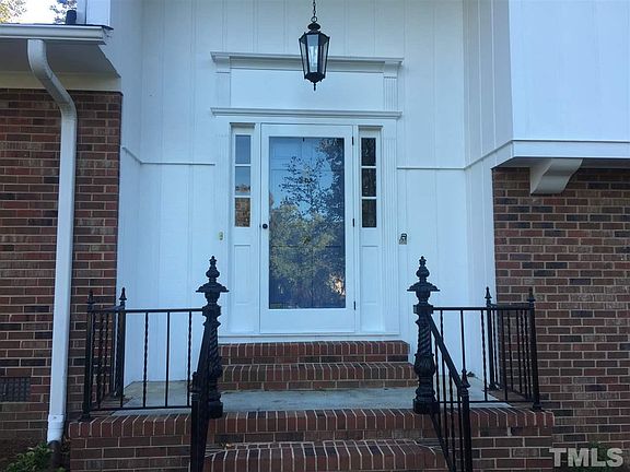 3rd image of 1521 Bentwood Dr