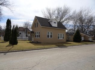 223 4th St NE, Barnesville, MN 56514
