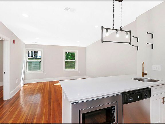 3rd image of 85 Webster St #3