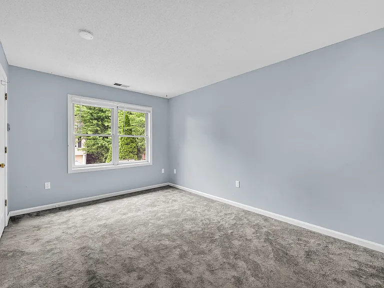 17 Cinnamon Cir — Photo 13