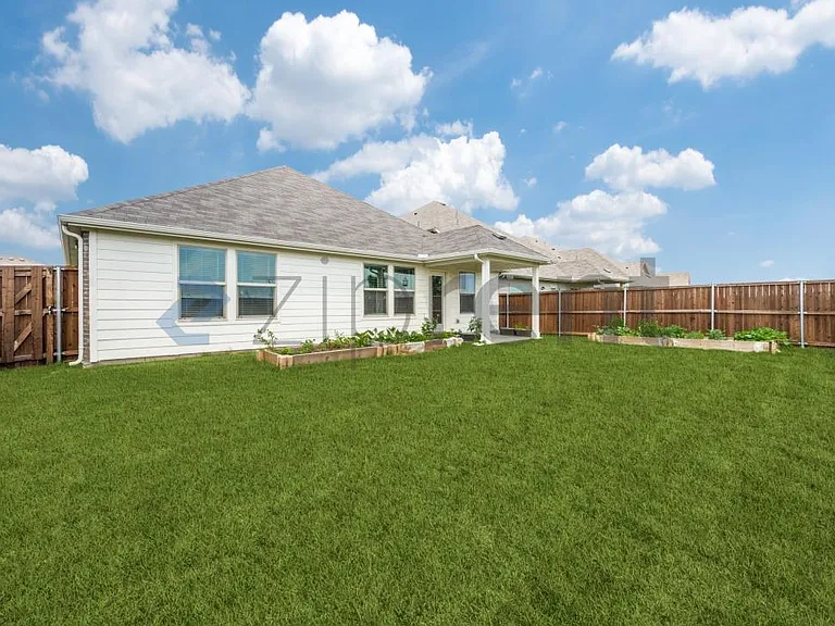3217 Paruament Dr — Photo 18