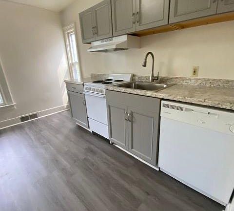 4th image of 320 N Adams St APT 2