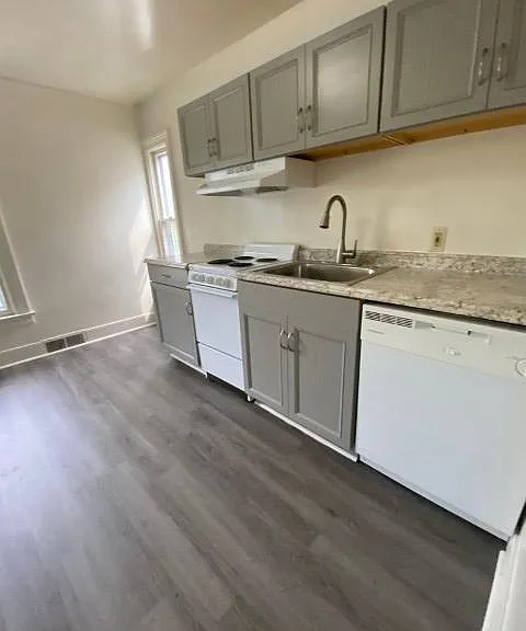 320 N Adams St #2 — Photo 4