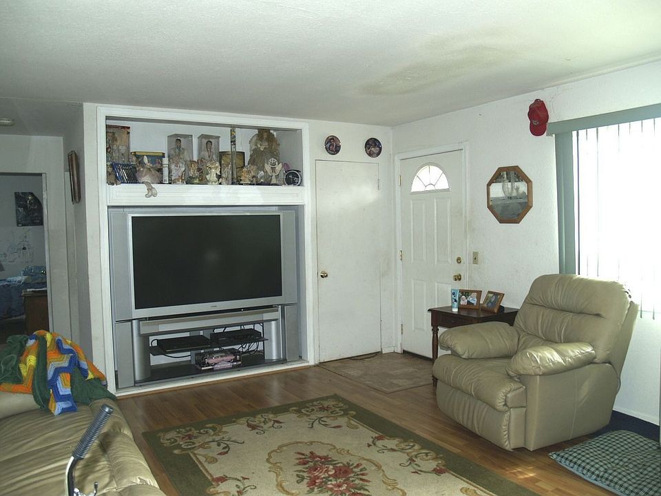 1st image of 140 E Coolidge Ave
