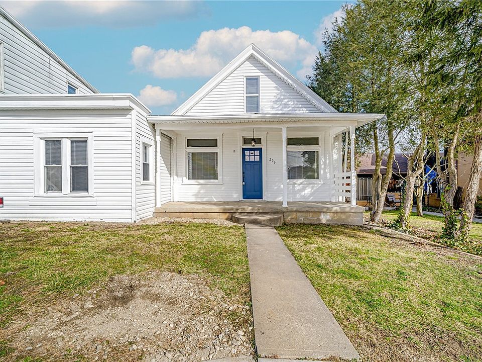 1st image of 206 Depot St