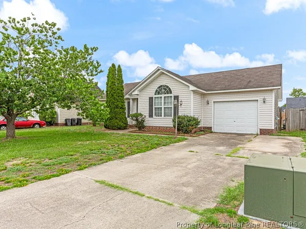 3620 Lismore Ln, Hope Mills, NC 28348
