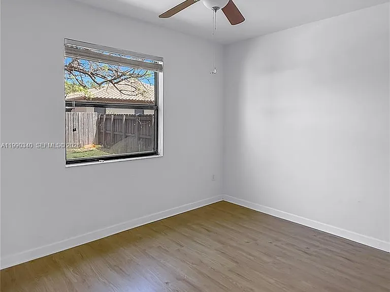 709 SE 35th Ave — Photo 12