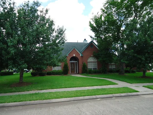 122 Madison Ave, Clute, TX 77531
