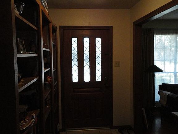 2nd image of 412 Jonquil Ave
