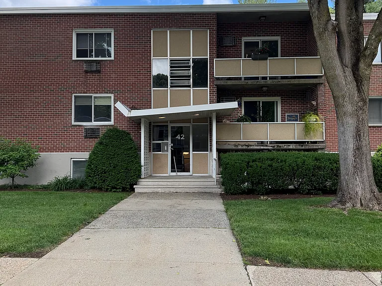 42 Lionel Ave #C — Photo 8