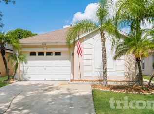 7526 Oxford Garden Cir, Apollo Beach, FL 33572