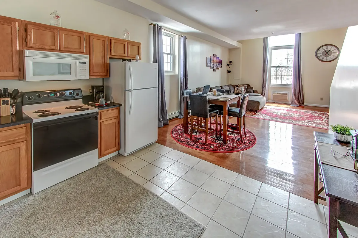 Building Photo - Clinton Square Suites