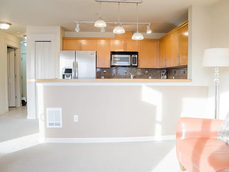 326 Queen Anne Ave N #503 — Photo 2