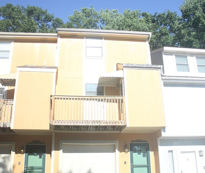 1st image of 1943 W Lawrence Ct