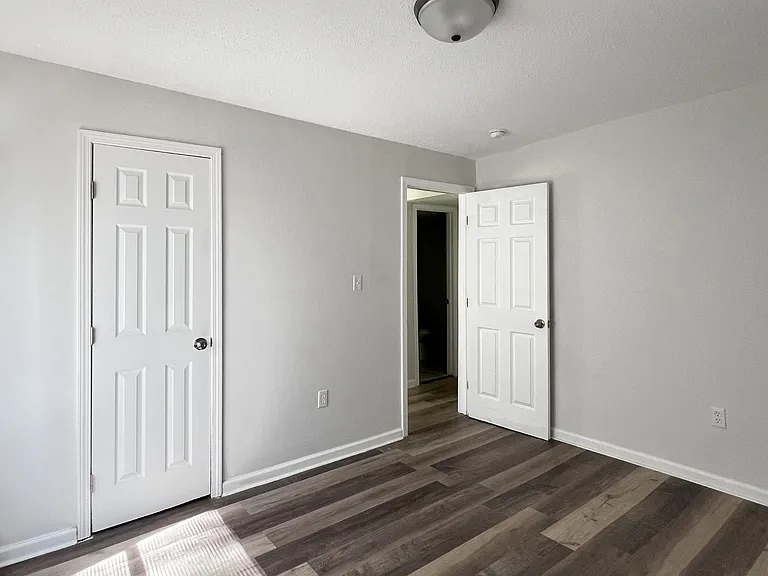 2400 Goodwin Ave #2 — Photo 10