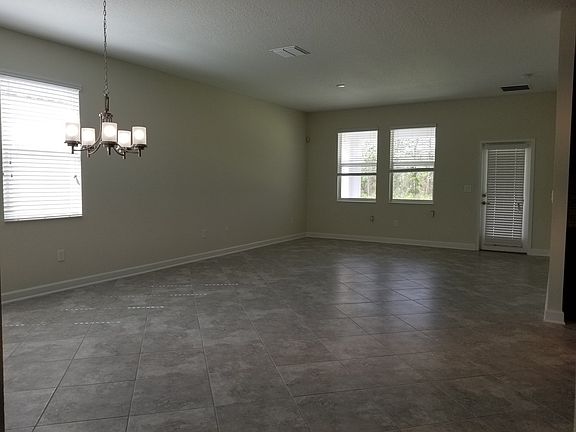 4th image of 10028 Lovegrass Ln