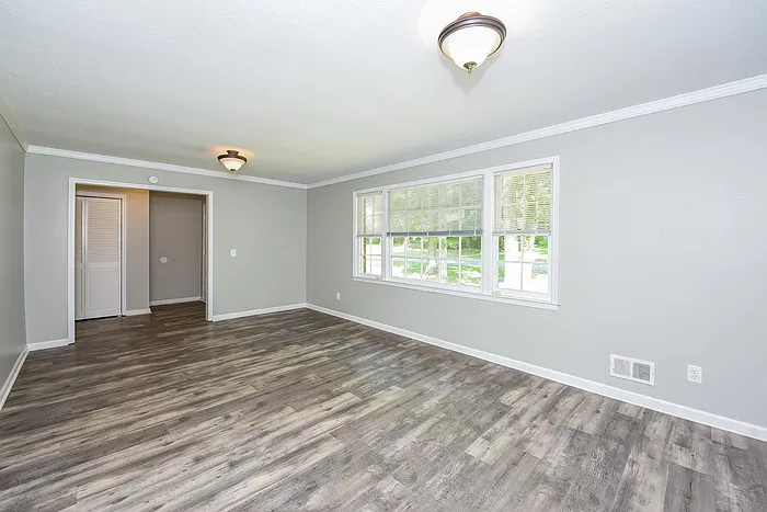 455 Brookshire Dr — Photo 5