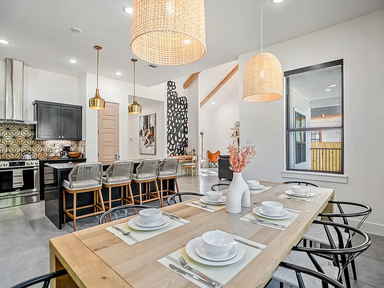 207 S Lockwood Dr #1 — Photo 17