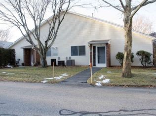 792 Williamsburg Cir, Warwick, RI 02886