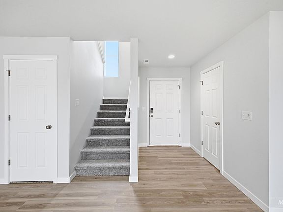 2nd image of 13718 Inman Ct