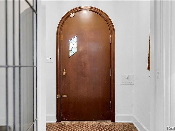 3rd image of 18415 Lancashire St