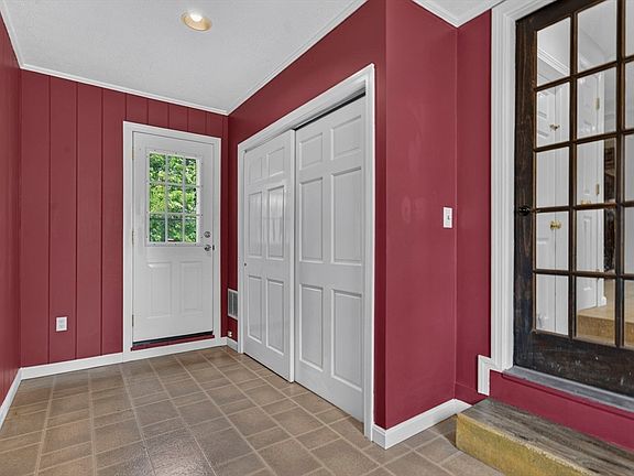3rd image of 62 Anthony St