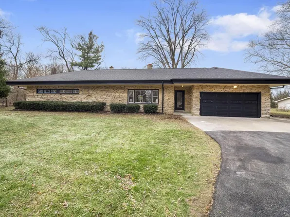 17321 West Todd COURT, New Berlin, WI 53146