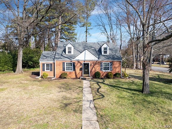 2nd image of 1001 Baywood Ct