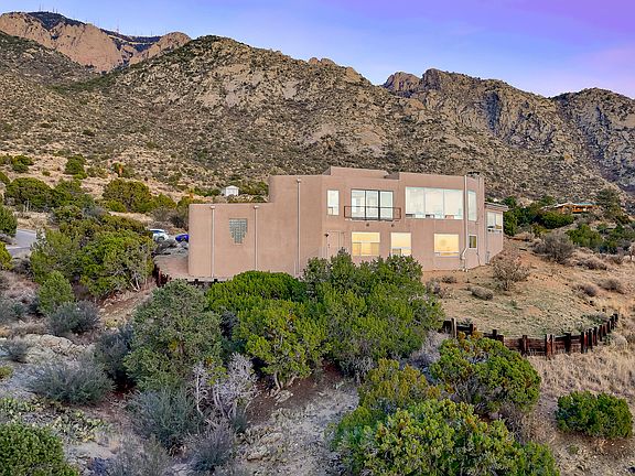 4th image of 36 Tierra Monte Dr NE