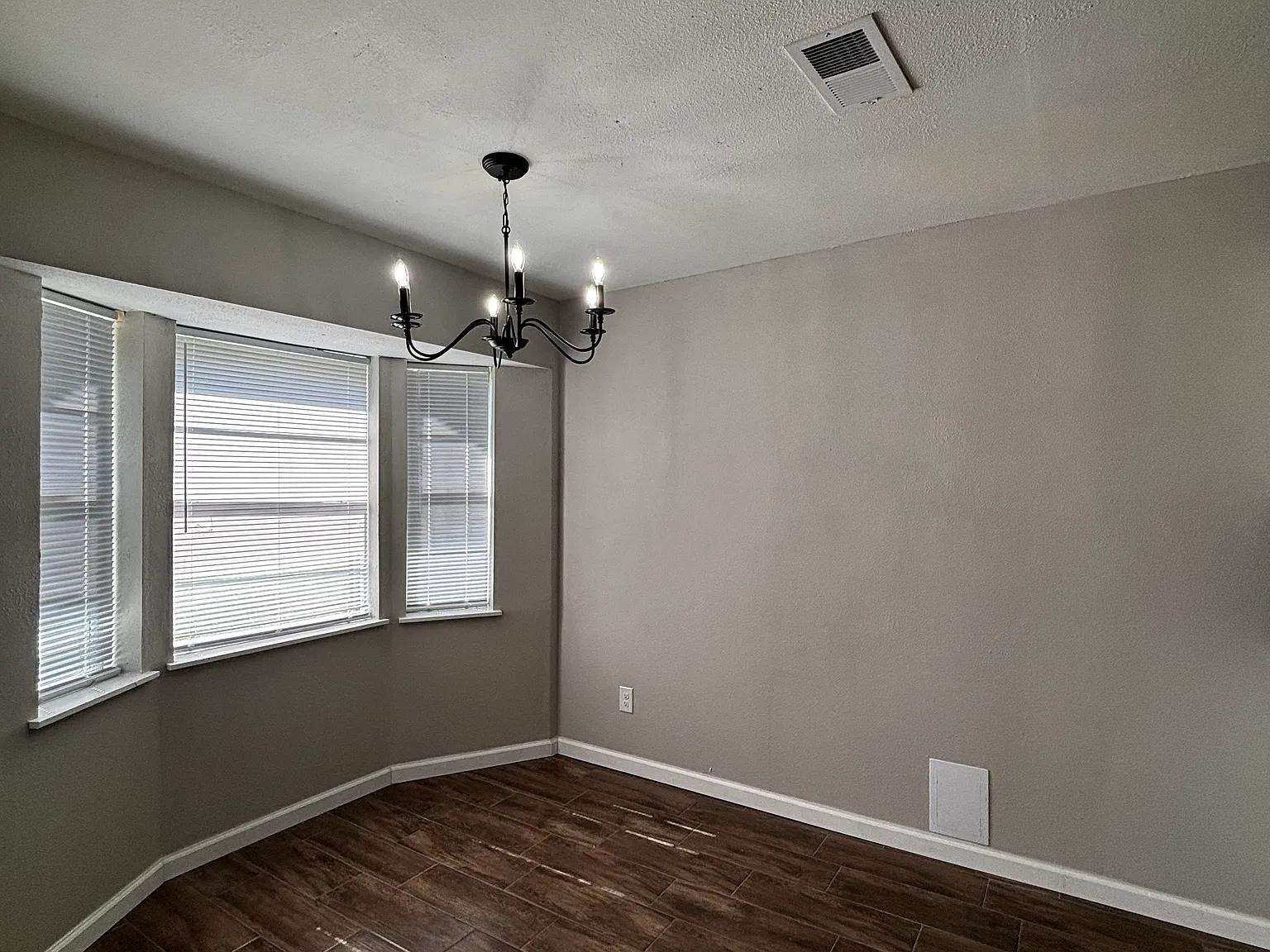 4 bed, 1546 sqft, $1,995 — Photo 3