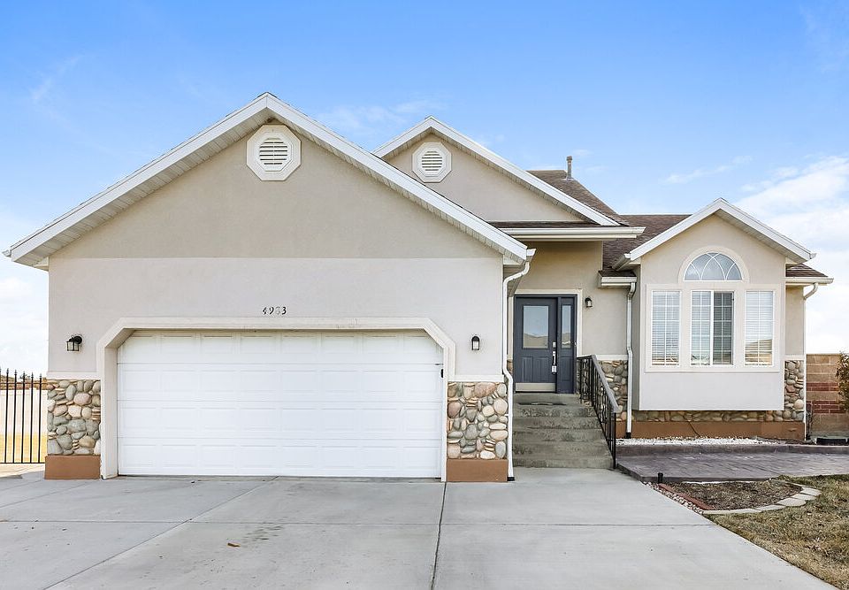 1st image of 4983 W Copper Canyon Way