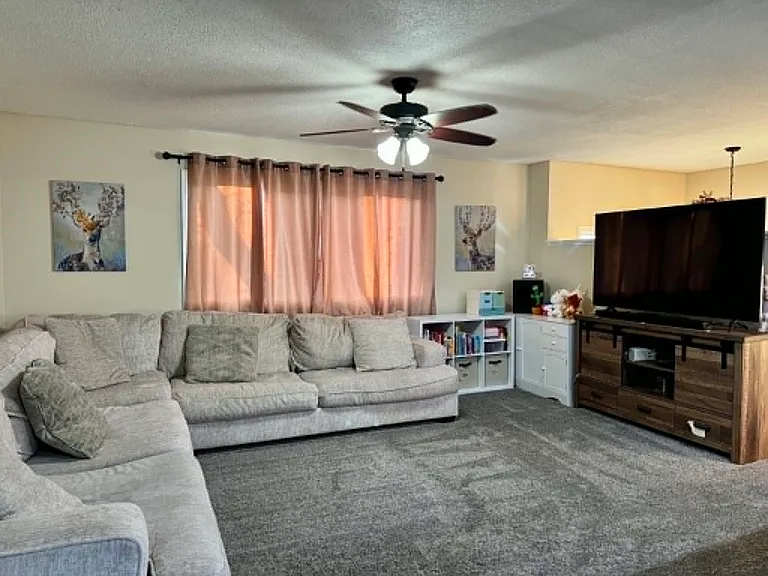7417 Meadowwood Dr N — Photo 10