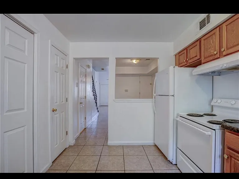 1312 Cartier Dr #A — Photo 7