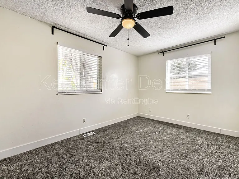 5543 Atchison St — Photo 9