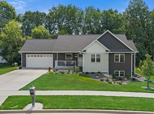 1002 Hay Creek Trl, Reedsburg, WI 53959