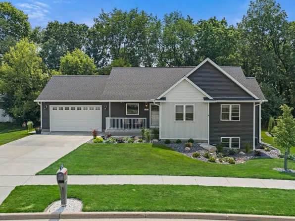 1002 Hay Creek Trl, Reedsburg, WI 53959