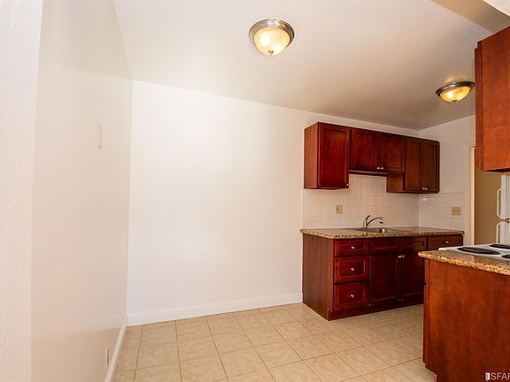 2nd image of 3217 Vicente St APT 3