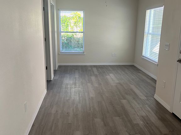 5th image of 1026 E Anderson St #C