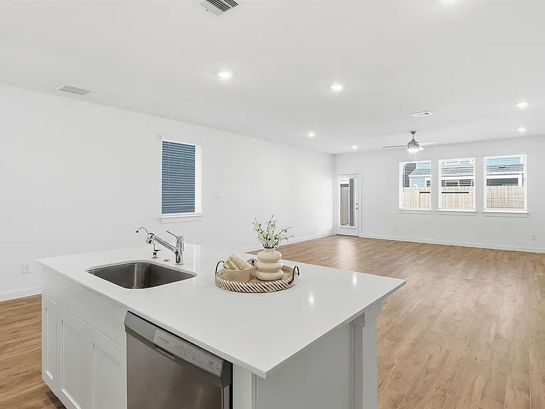3538 Adelie Ln — Photo 10